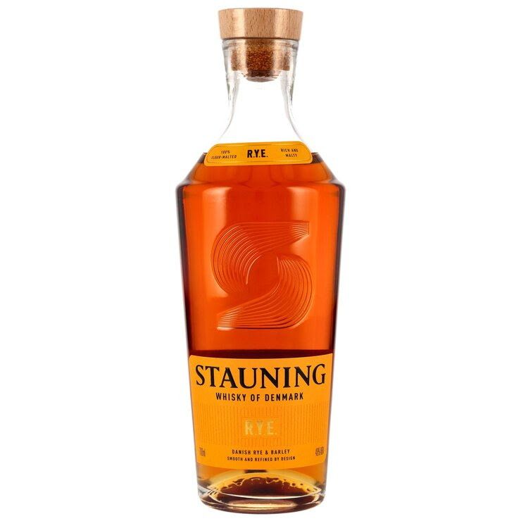 Stauning Rye Whisky 0,7l, alk. 48 tilavuusprosenttia.